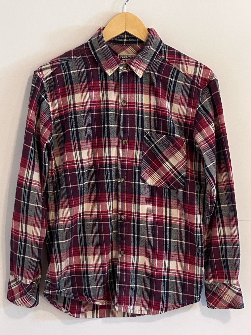Aritzia Tna Plaid Flannel Boyfriend Fit Button-Up Shirt Women’s XS Red Navy